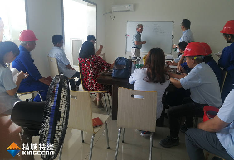 湖南欧亚国际特邀意大利专家举行质量治理培训