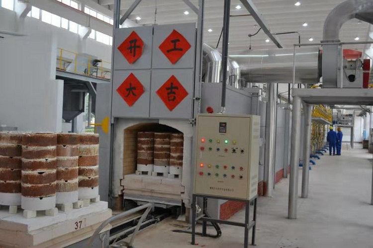 热烈庆：：南欧亚国际特瓷年产2400吨氧化铝煅烧窑焚烧运行