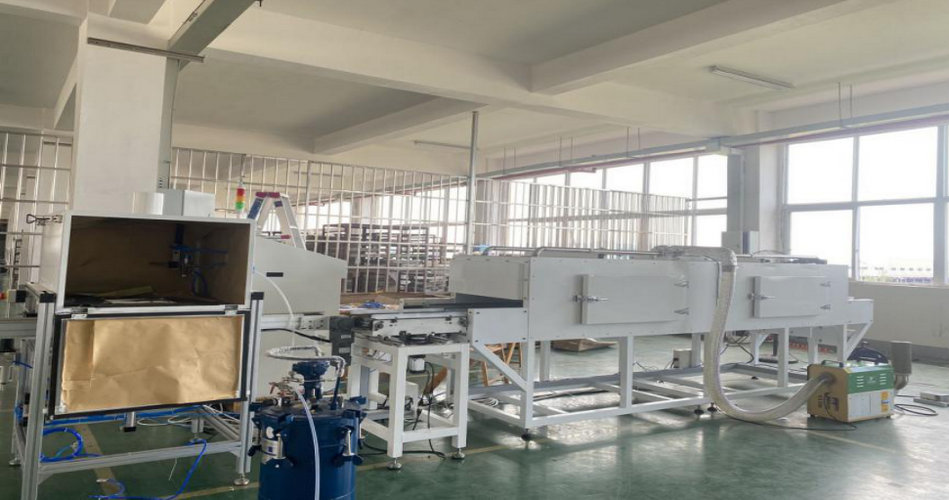 欧亚国际特瓷陶瓷橡胶复合衬板硫化喷胶线