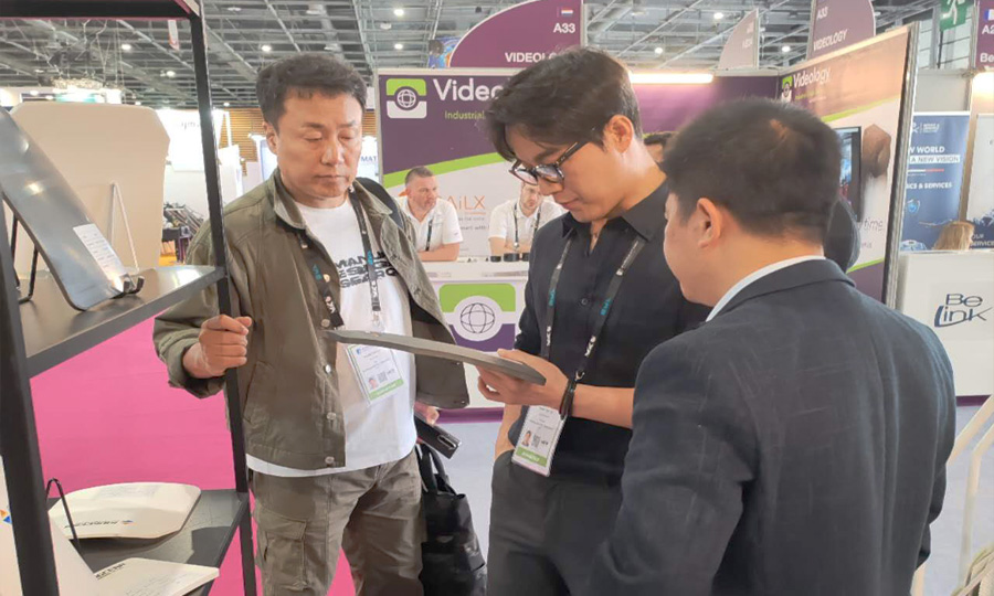 湖南欧亚国际携最新防弹产品亮相法国欧洲国际防务展