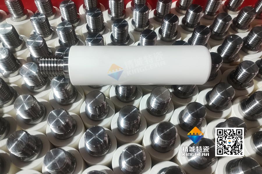 离别金属污染与断裂：：纯陶瓷棒钉助力锂电砂磨机棒钉优化升级